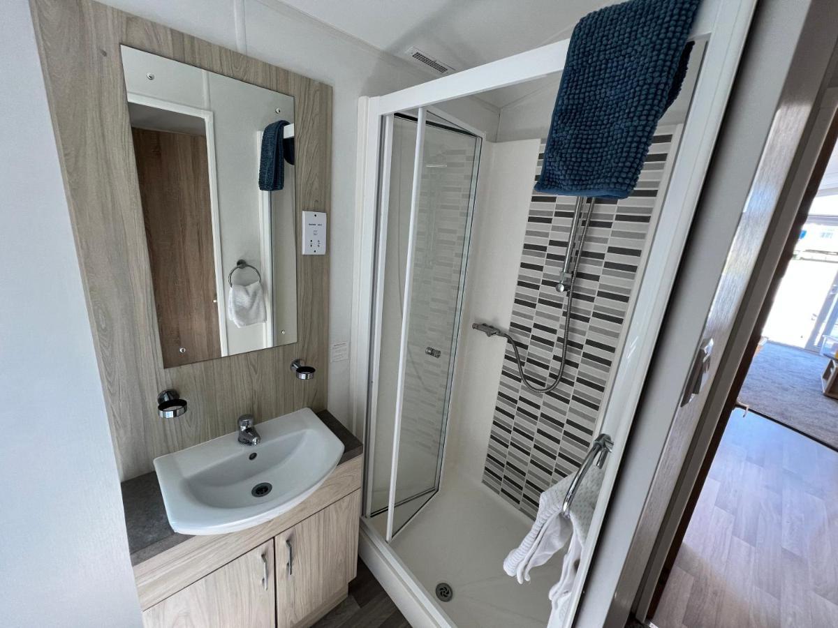 Apartment 3 Bedroom Caravan Lg34, Lower Hyde, *