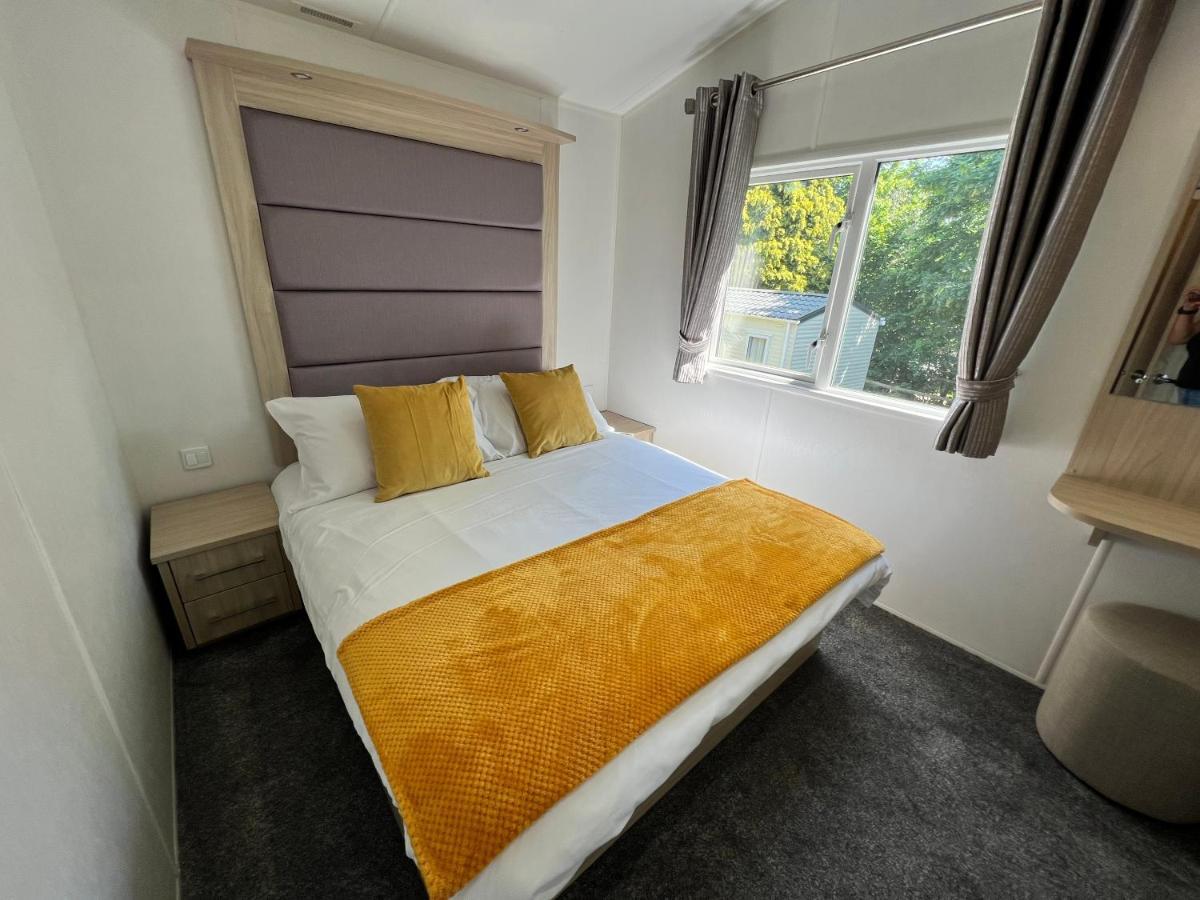3 Bedroom Caravan Lg34, Lower Hyde, Shanklin